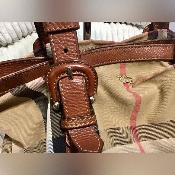 Burberry Bags - Picture 7 of 16